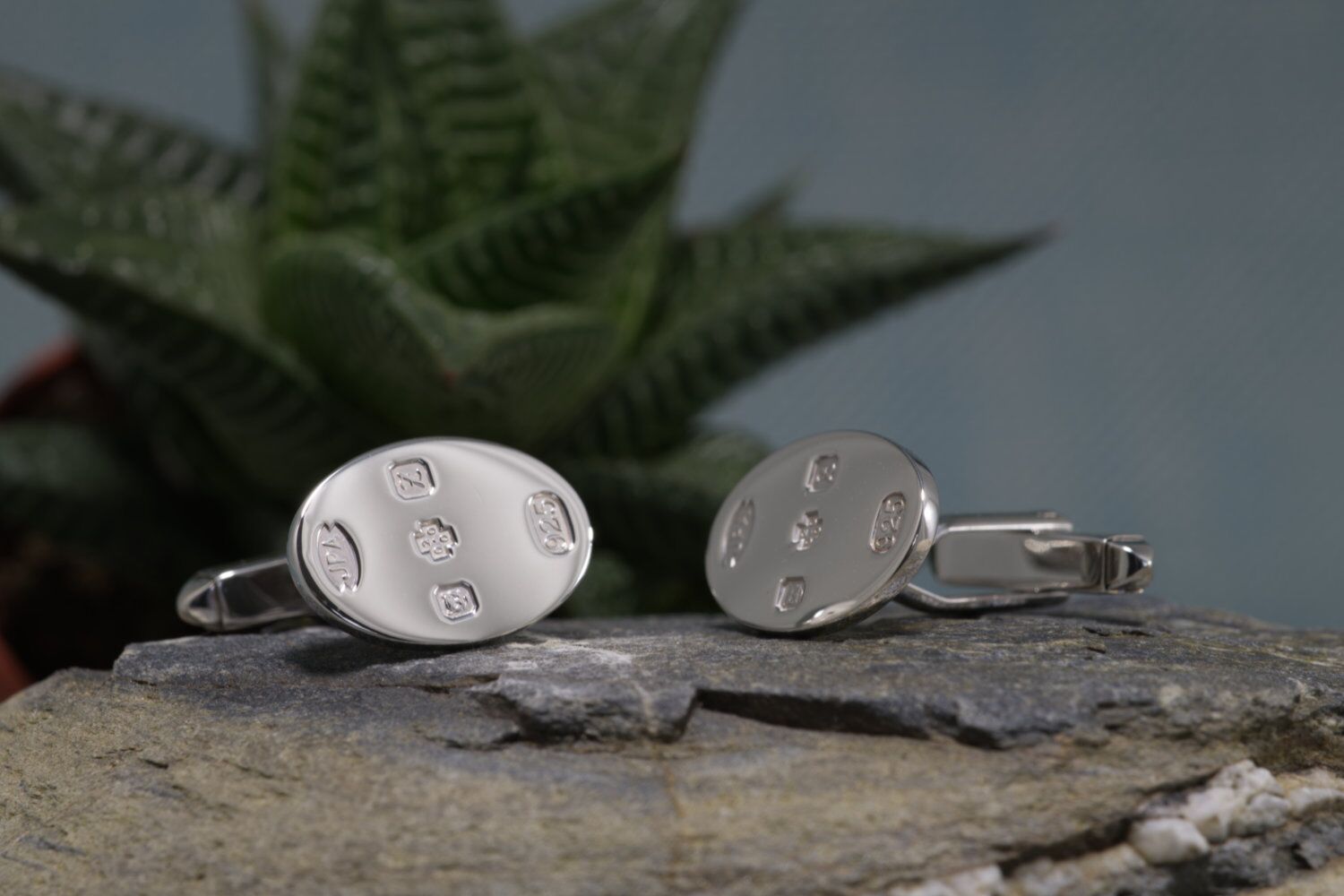 Sterling Silver Bar Cufflinks Millennium Hallmark 2000 1 Handmade Sterling Silver Bar Cufflinks Millennium Hallmark 2000. heavy solid Sterling Silver cufflinks with London hallmarks.